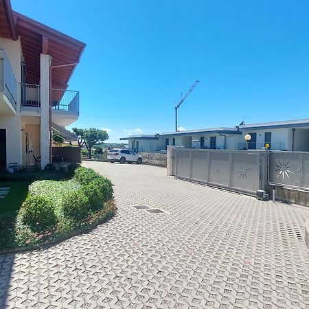 Apartment Brezza Di Lago - Regarda Travel Lazise Dış mekan fotoğraf